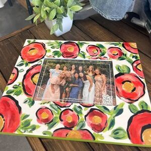 GLORY HAUS WHITE FLORAL FRAME